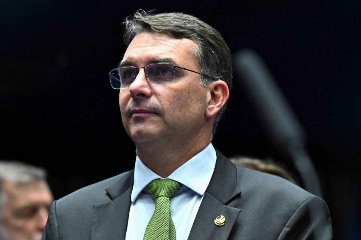 Flávio aciona TSE contra Lula e Durigan por uso da máquina