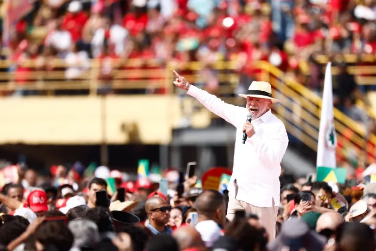 Aliados de Lula criticam campanha ‘analógica’ após avanço de Flávio nas pesquisas