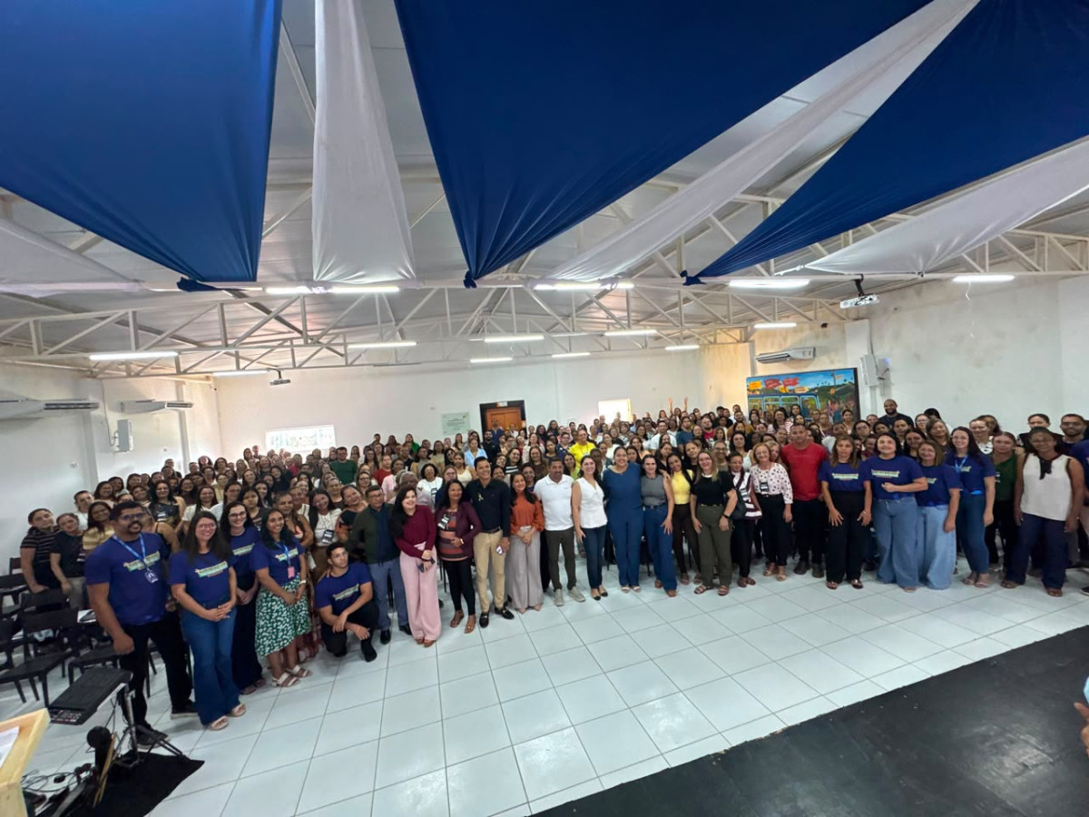 Prefeitura de Glória do Goitá reúne cerca de 250 profissionais da educação em formação sobre relações étnico-raciais