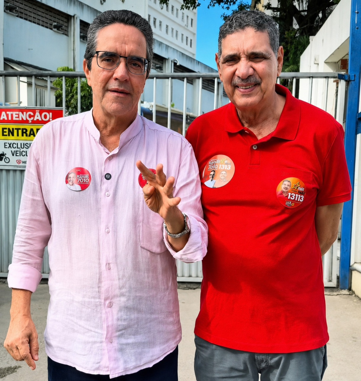 Maurício Rands e João Paulo reforçam importância da doação de sangue em vídeo durante agenda política