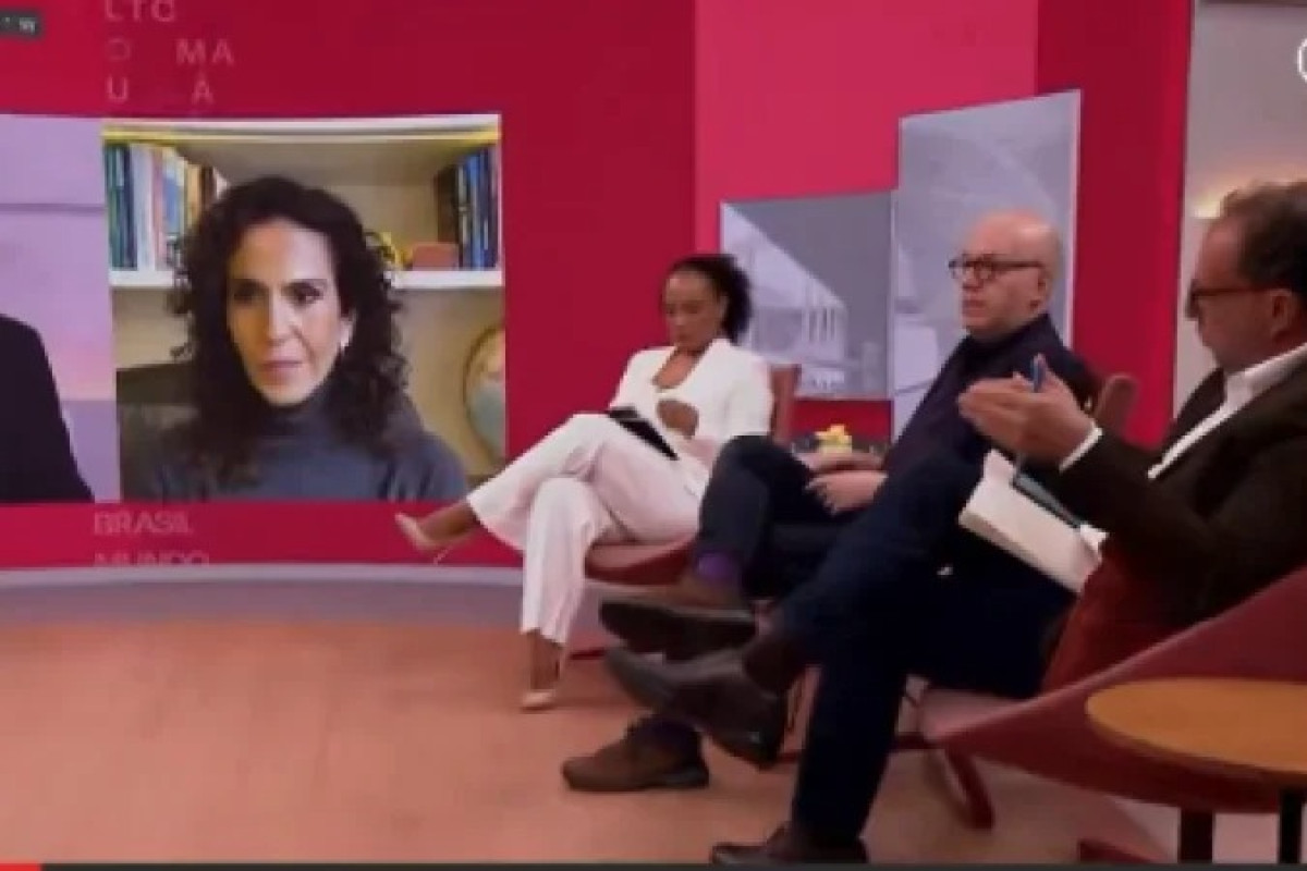 Jornalistas da "GloboNews" se estranham ao vivo durante programa