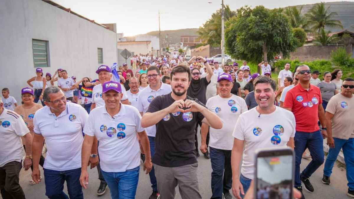 Time de Gena e Paulo inicia campanha para Kaio e Fernando com grande caminhada em Pão de Açúcar