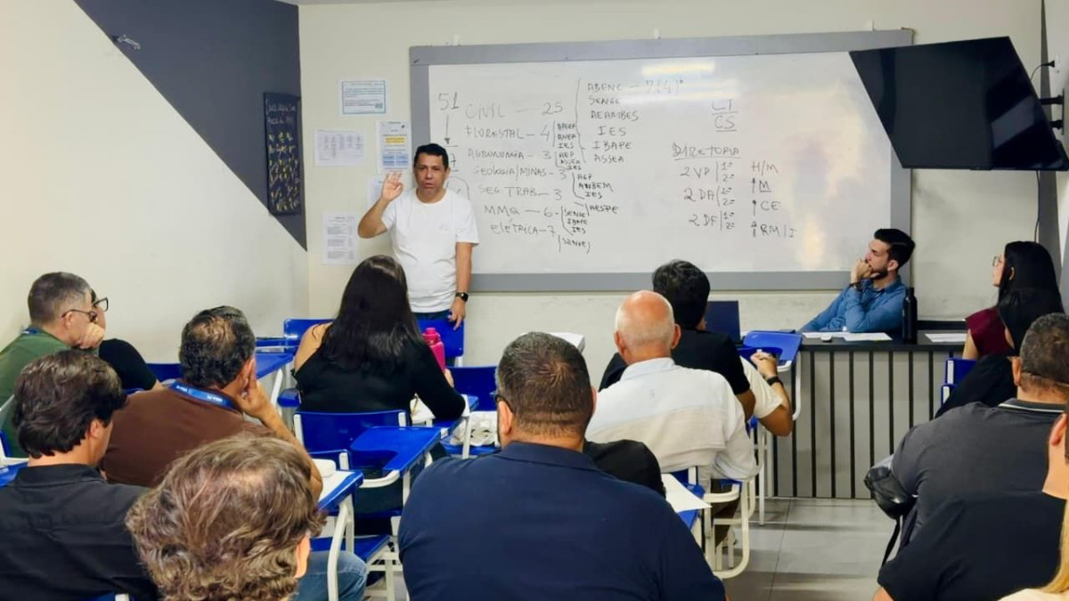 Presidência do Crea-PE e inspetores realizam encontro em Palmares