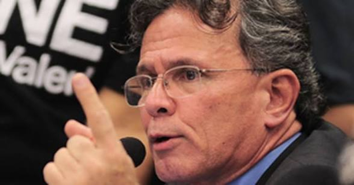 "Pernambuco parou no tempo", diz Paulo Rubem Santiago sobre perda de competitividade nos governos do PSB e PSD