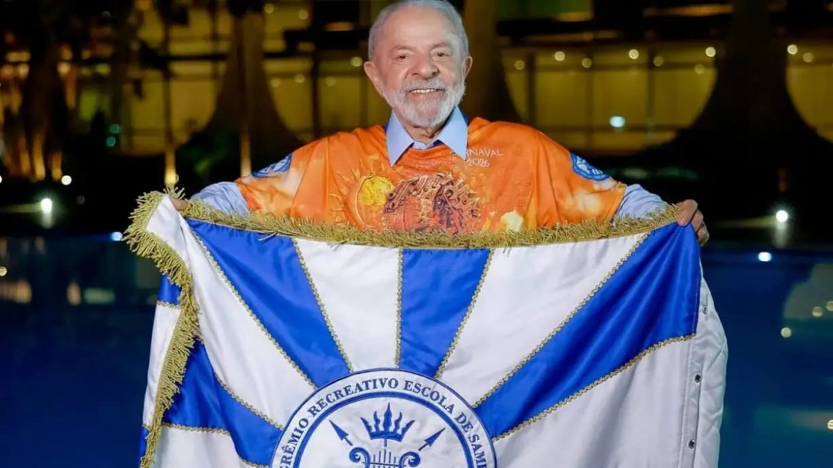 TSE aceita abrir ação contra Lula por desfile de escola de samba