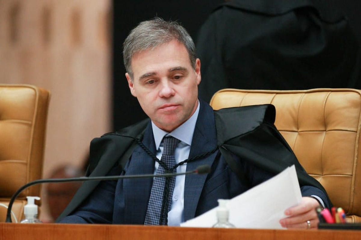 Mendonça quer levar indícios contra Moraes ao plenário do STF; só depende de Fachin